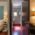 Merulana 4*